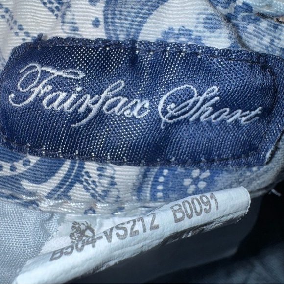 BOOTHEEL Women’s Denim Shorts Size 6 Blue  99% cotton Knee Length Mid Rise Faded - Picture 9 of 10